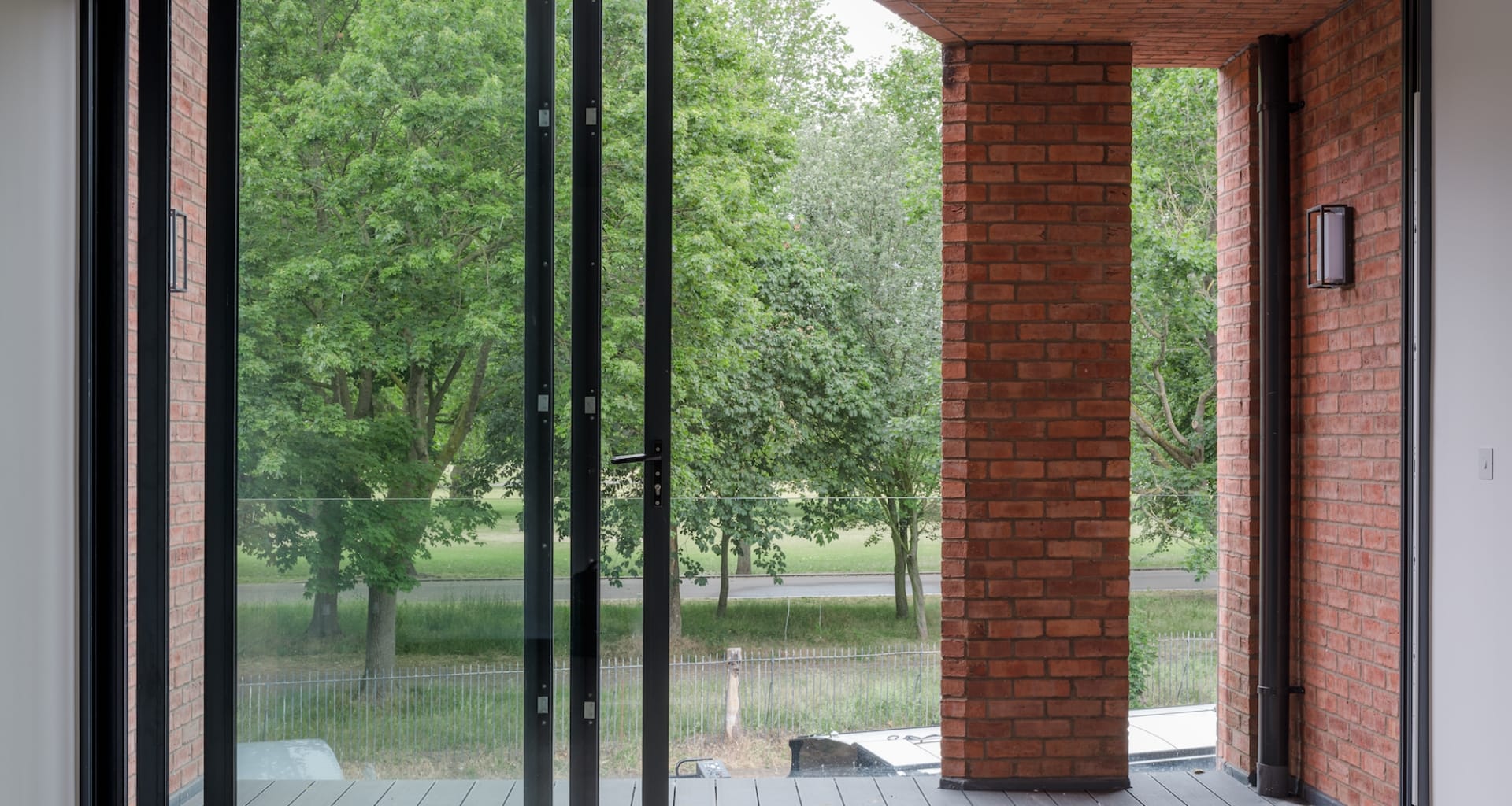 AluK frames reflect clean lines and sharp angles of design